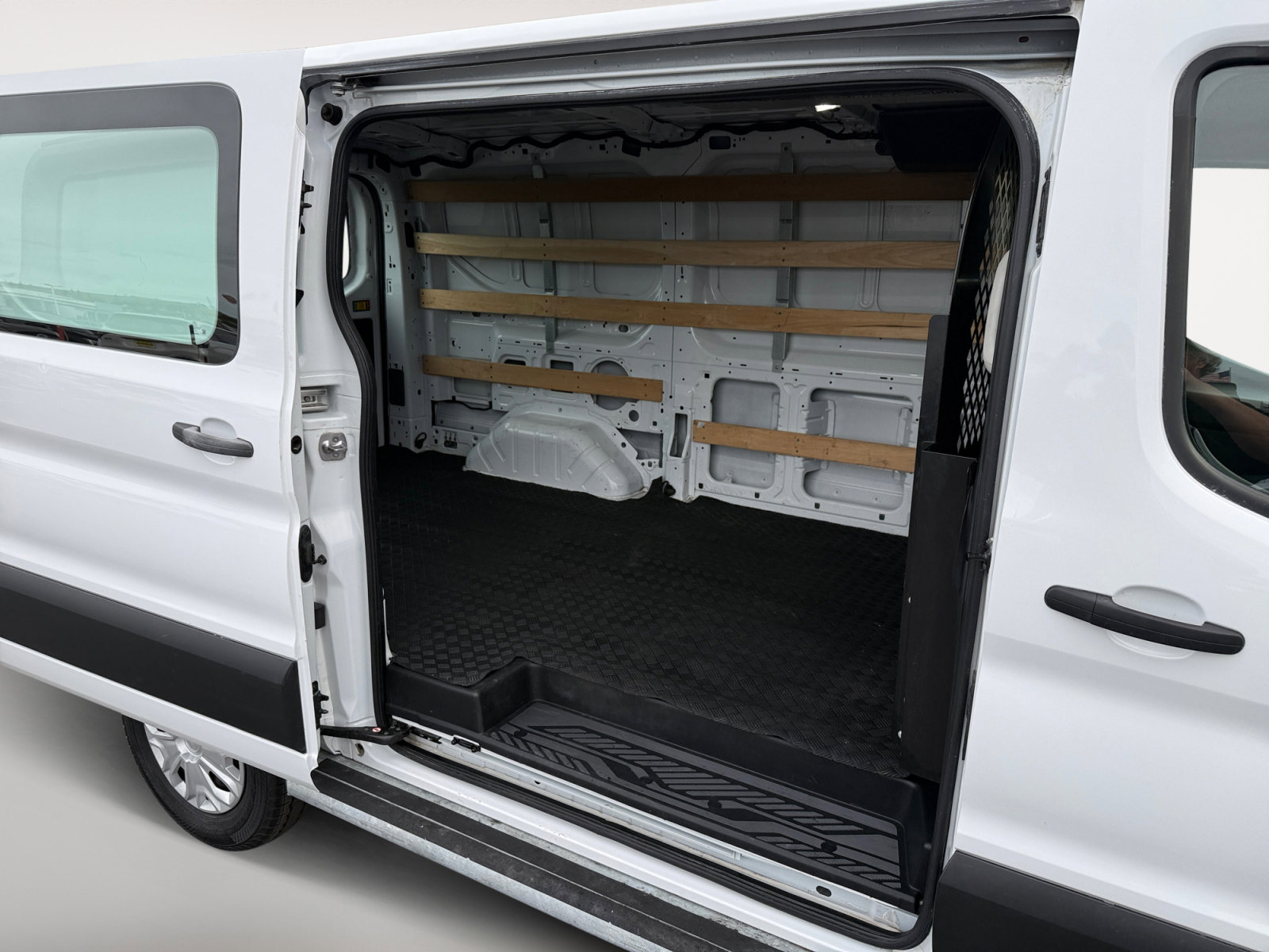 Used 2024 Ford Transit 250 Low Roof w/ Exterior Upgrade Package image 15