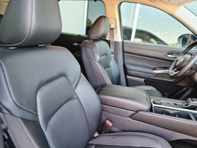 Certified 2025 Nissan Pathfinder SL image 14