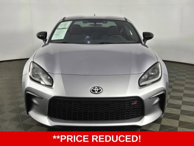 Used 2025 Toyota GR86 w/ Performance Package RWD image 2