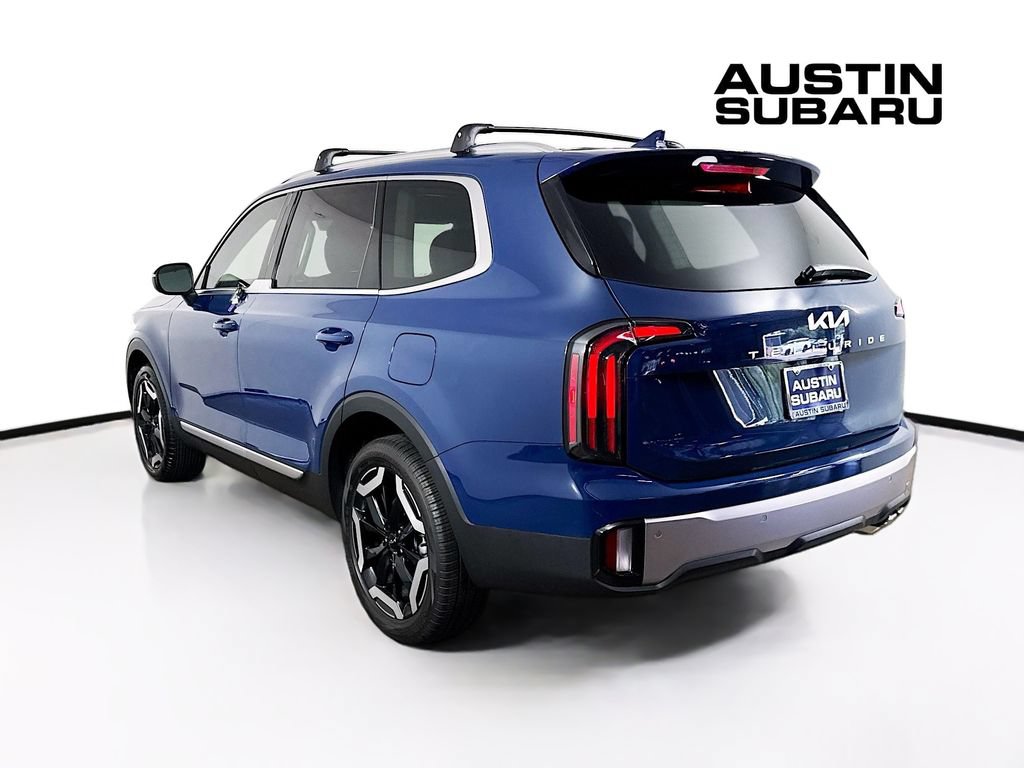 Used 2025 Kia Telluride EX w/ EX Captain's Chair Package FWD image 5