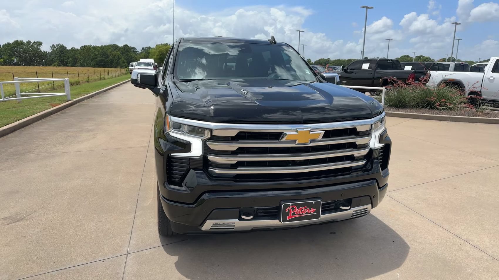Used 2026 Chevrolet Silverado 1500 High Country AWD/4WD image 4