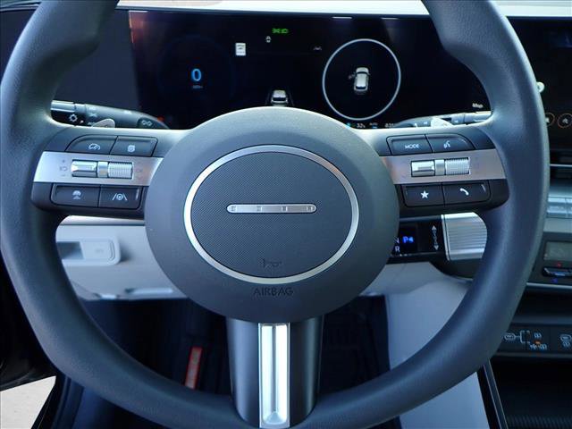 Used 2024 Hyundai Kona SE image 12