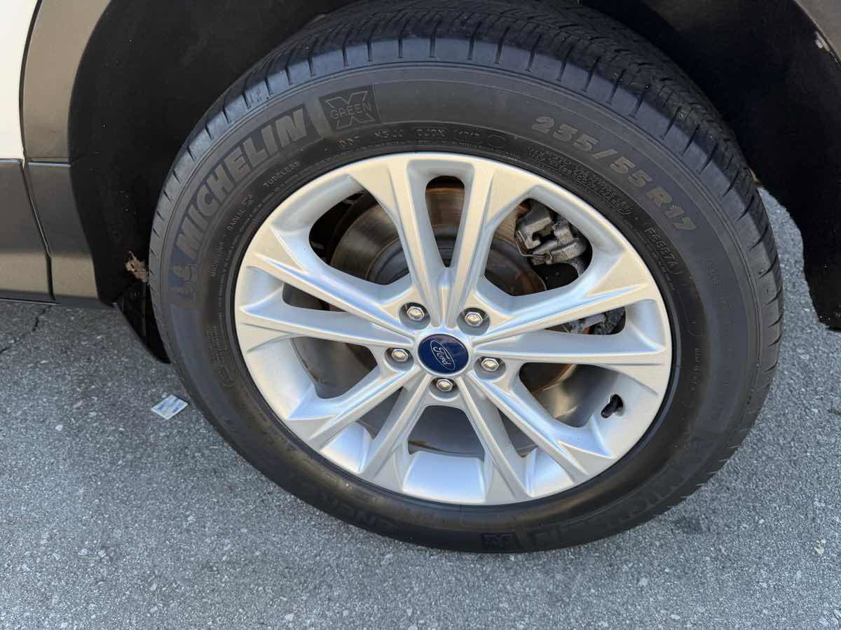 Used 2017 Ford Escape SE image 7