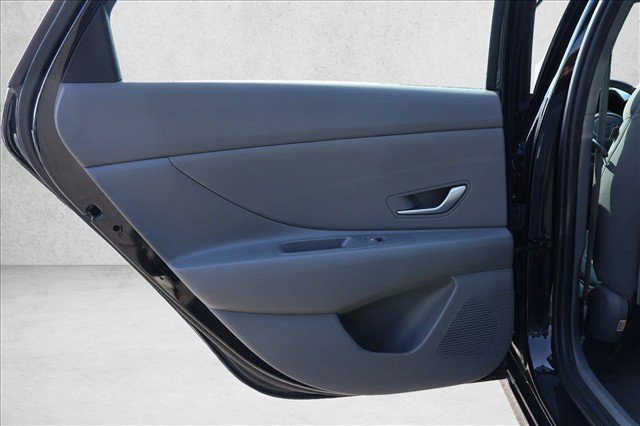 Used 2024 Hyundai Elantra SEL FWD image 21