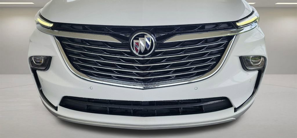 Used 2024 Buick Enclave Essence w/ Experience Buick Package FWD image 3