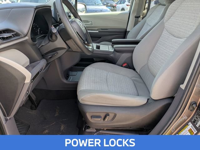 Used 2024 Toyota Sienna LE image 15