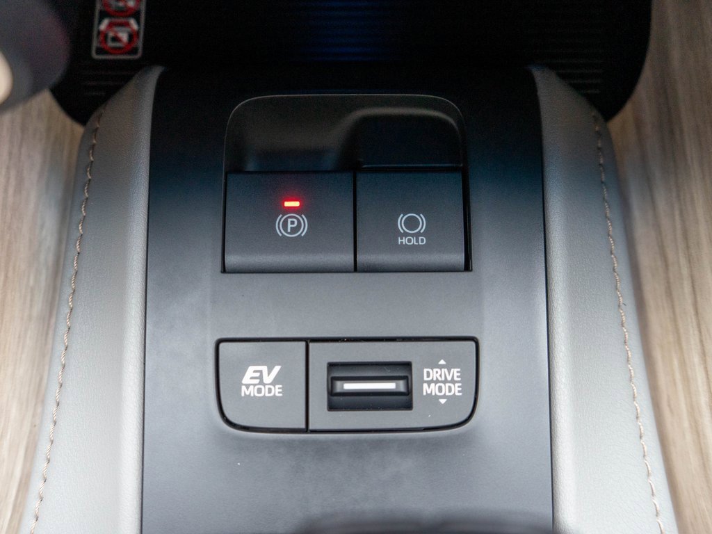 Used 2024 Toyota Venza Limited image 25