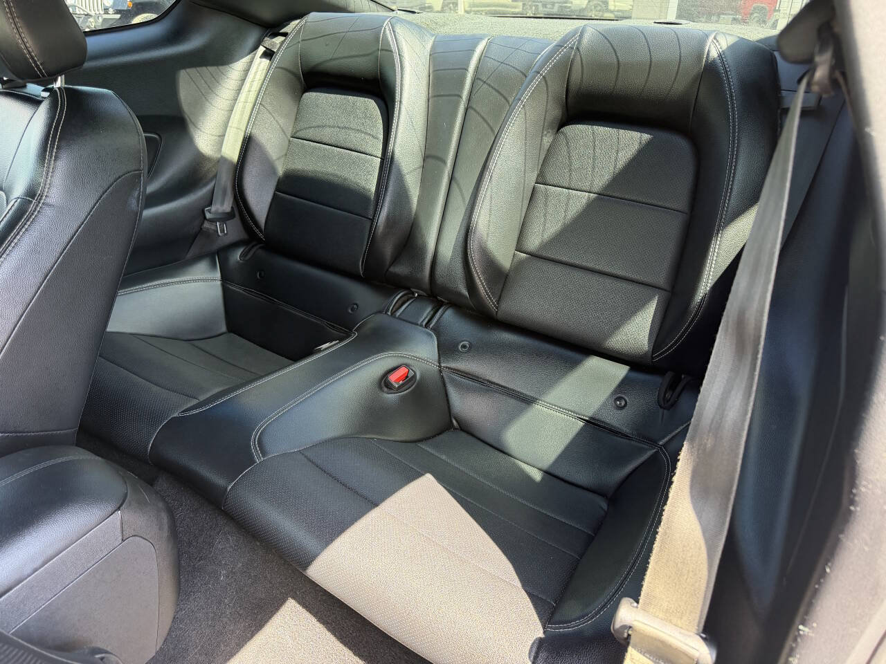 Used 2021 Ford Mustang GT Premium w/ Black Accent Package RWD image 13