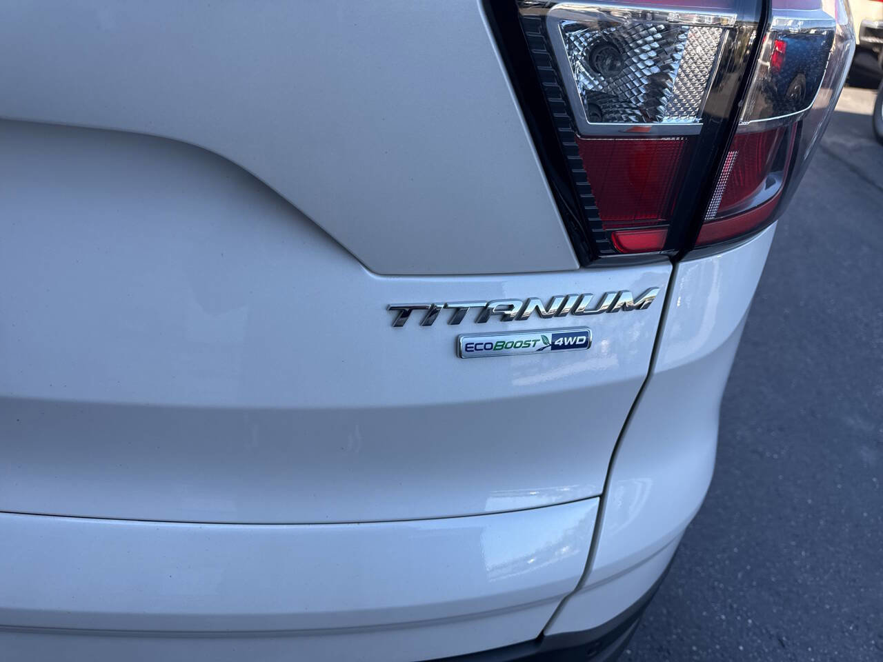Used 2018 Ford Escape Titanium w/ Ford Safe & Smart Package image 9