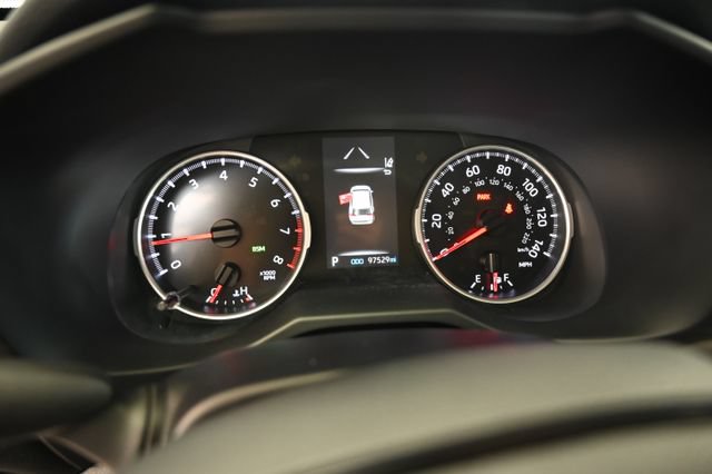 Used 2022 Toyota RAV4 XLE AWD/4WD image 29