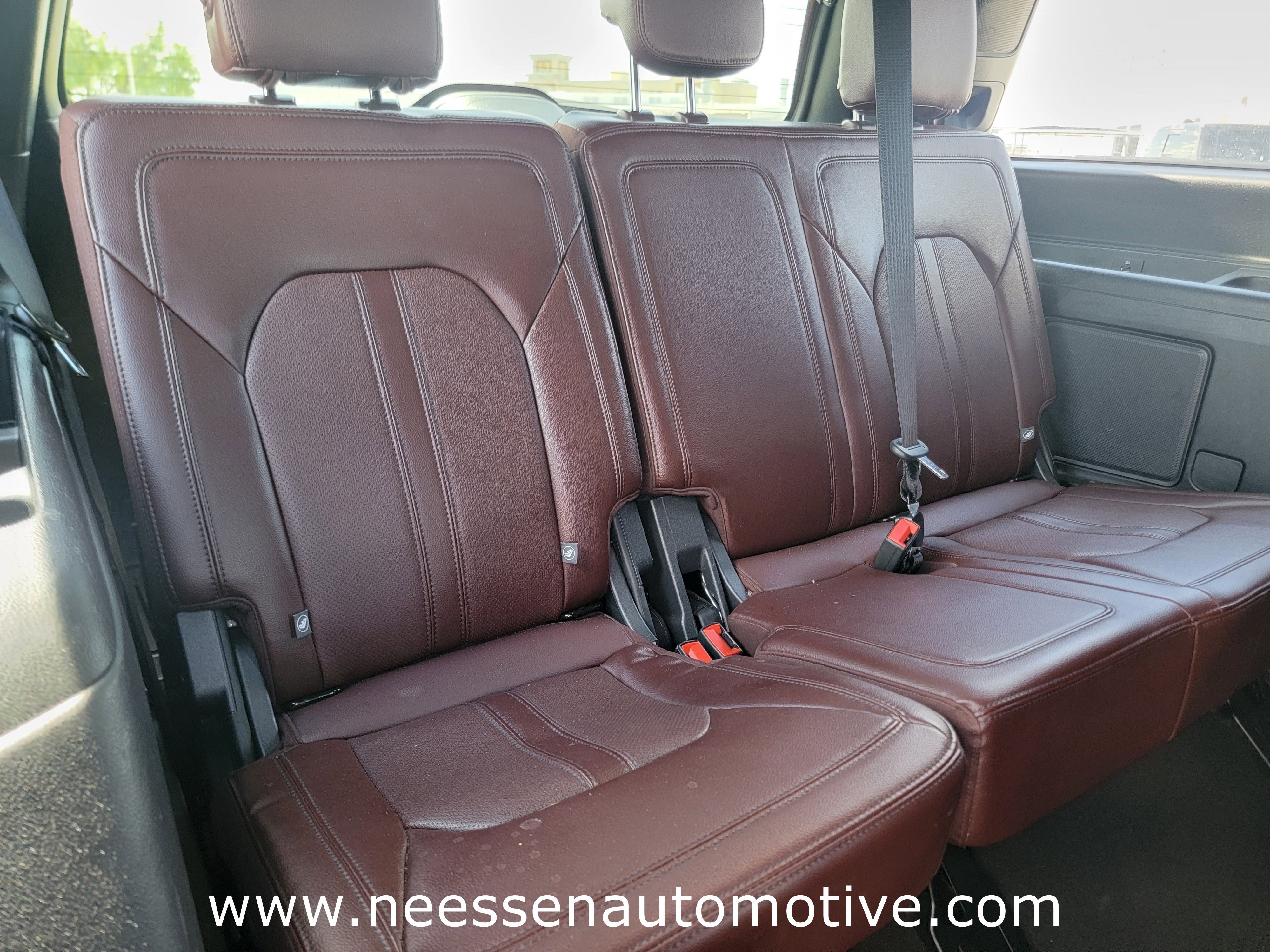 Used 2024 Ford Expedition Limited AWD/4WD image 13