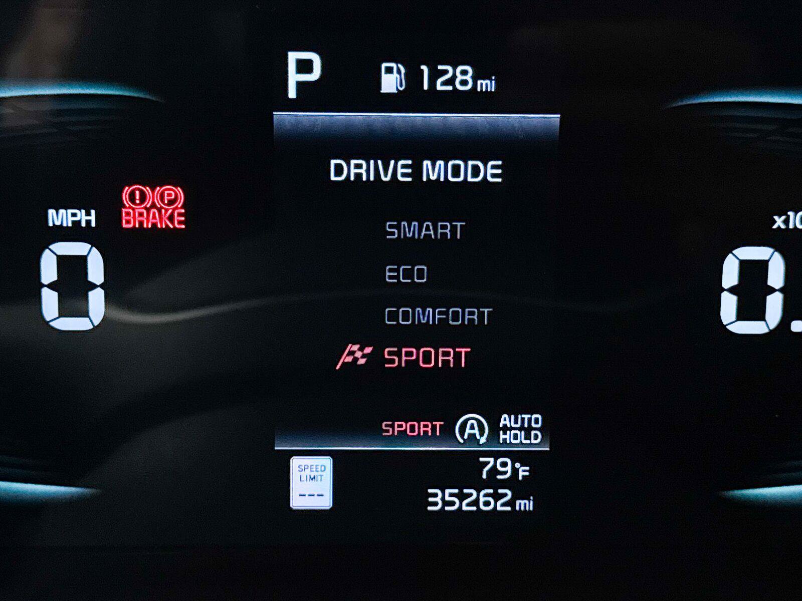 Used 2023 Kia Telluride EX w/ EX Captain's Chair Package FWD image 11