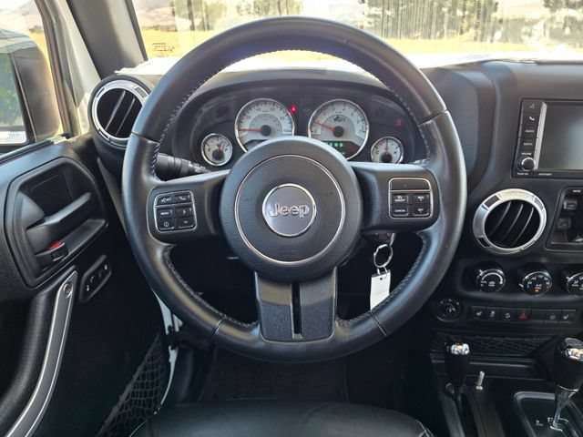Used 2017 Jeep Wrangler Unlimited Rubicon w/ Connectivity Group AWD/4WD image 25