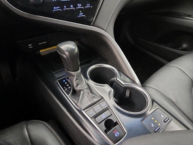 Used 2019 Toyota Camry XSE image 5