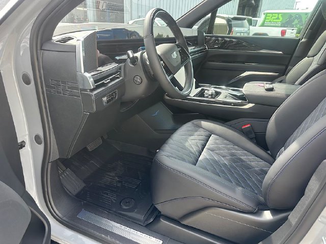 New 2026 Cadillac Escalade IQ Sport 1 w/ LPO, Floor Liner Package AWD/4WD image 10