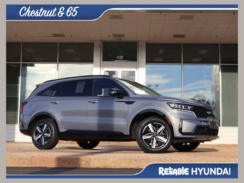 Used 2023 Kia Sorento S w/ Panoramic Sunroof Package