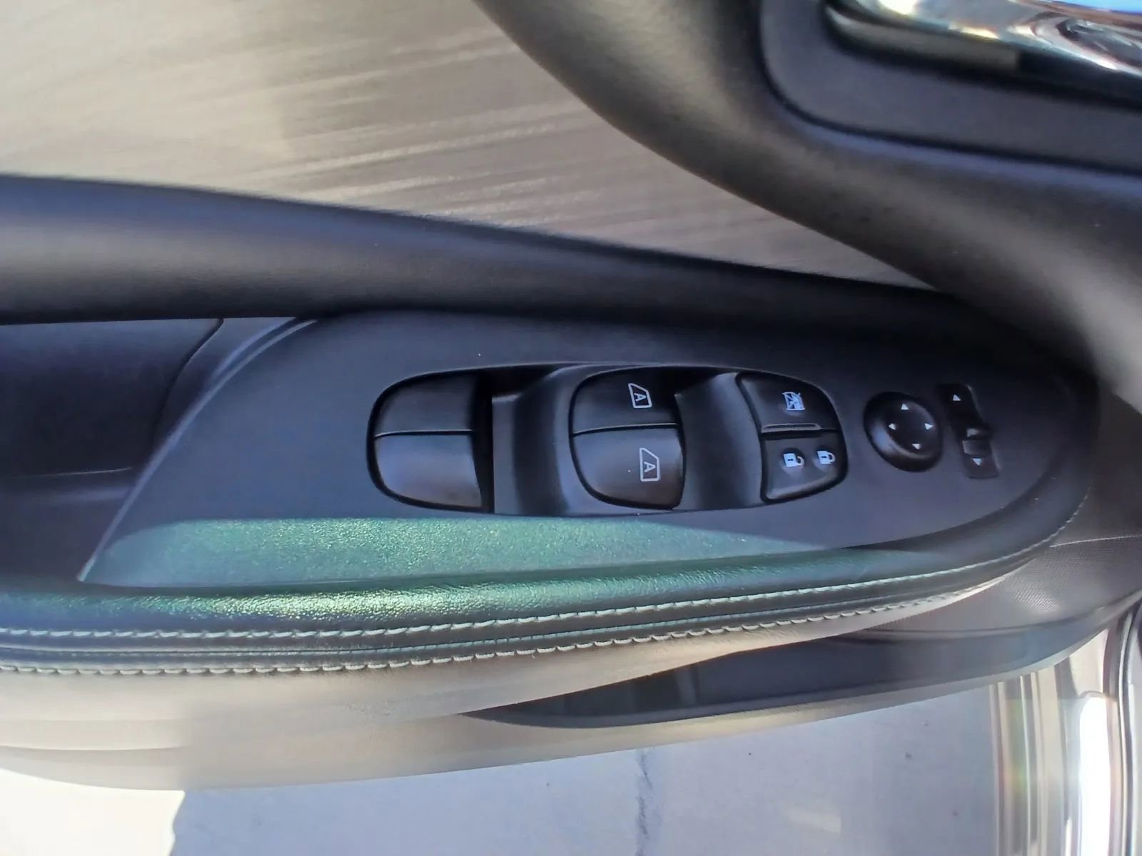 Used 2016 Nissan Murano S w/ Navigation Package FWD image 11