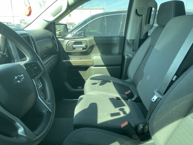 Used 2020 Chevrolet Silverado 1500 RST w/ RST Value Package AWD/4WD image 2