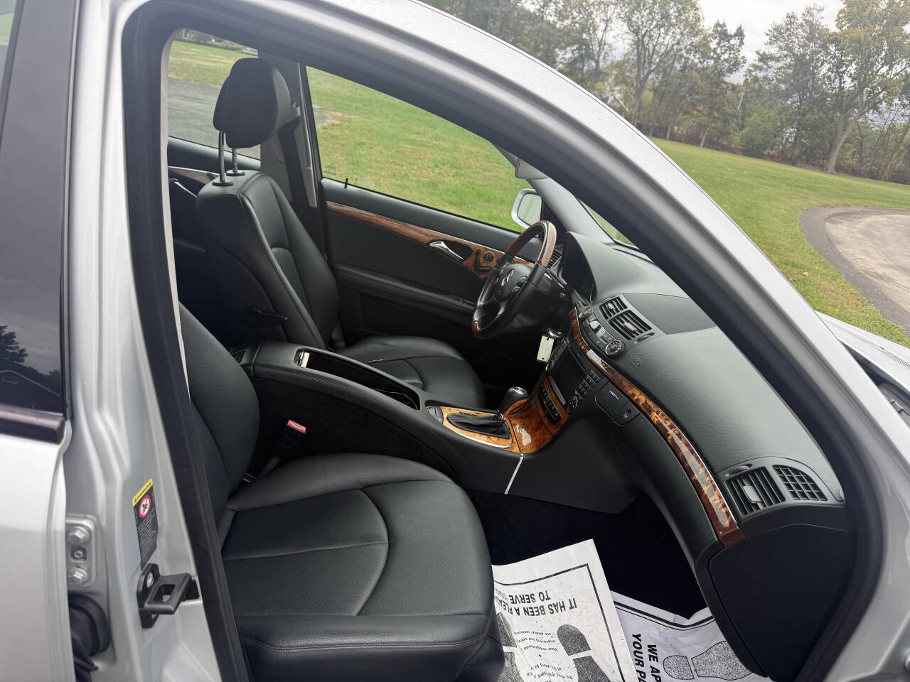 Used 2009 Mercedes-Benz E 350 4MATIC Sedan image 10