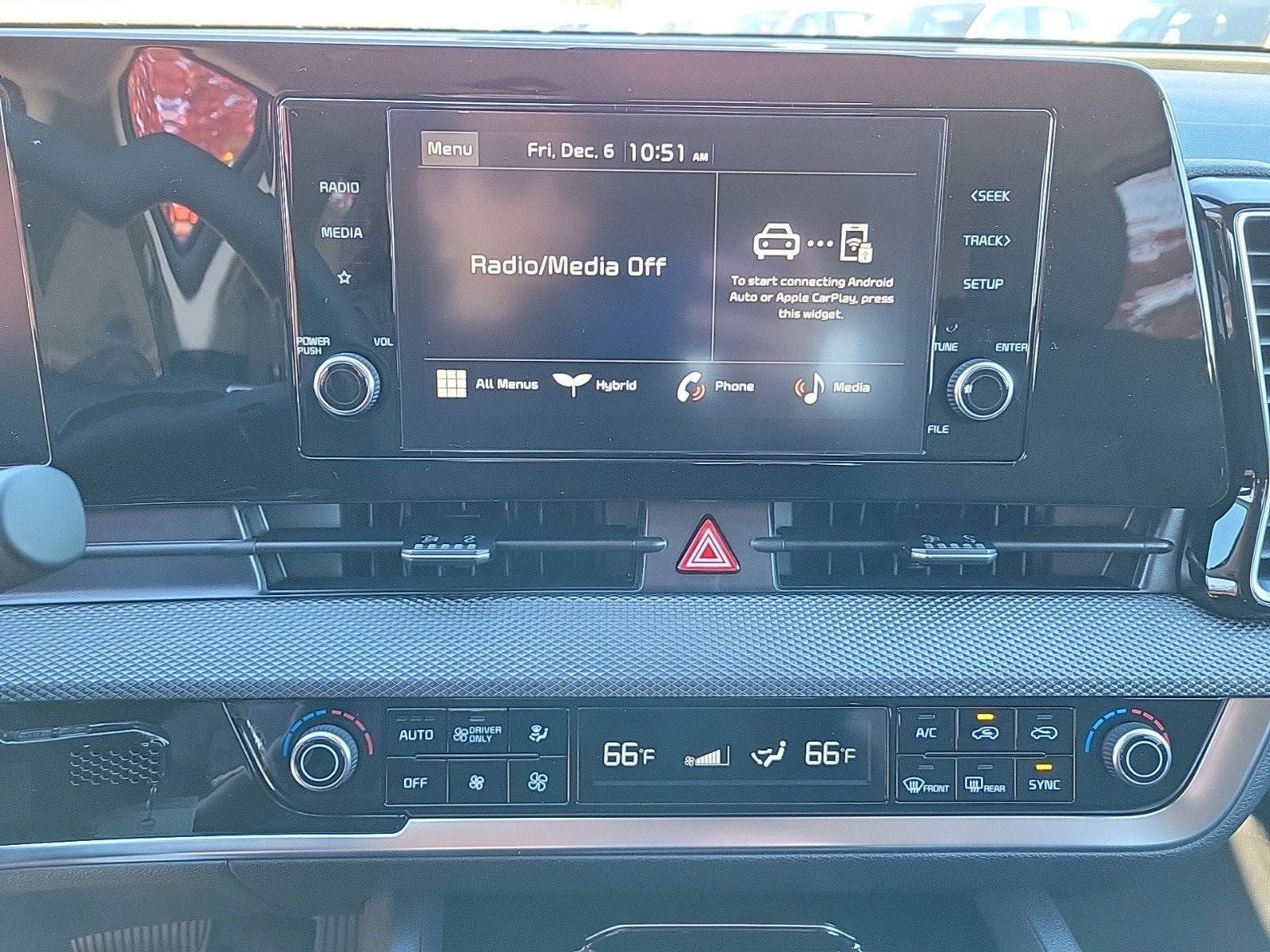 New 2025 Kia Sportage LX FWD image 8