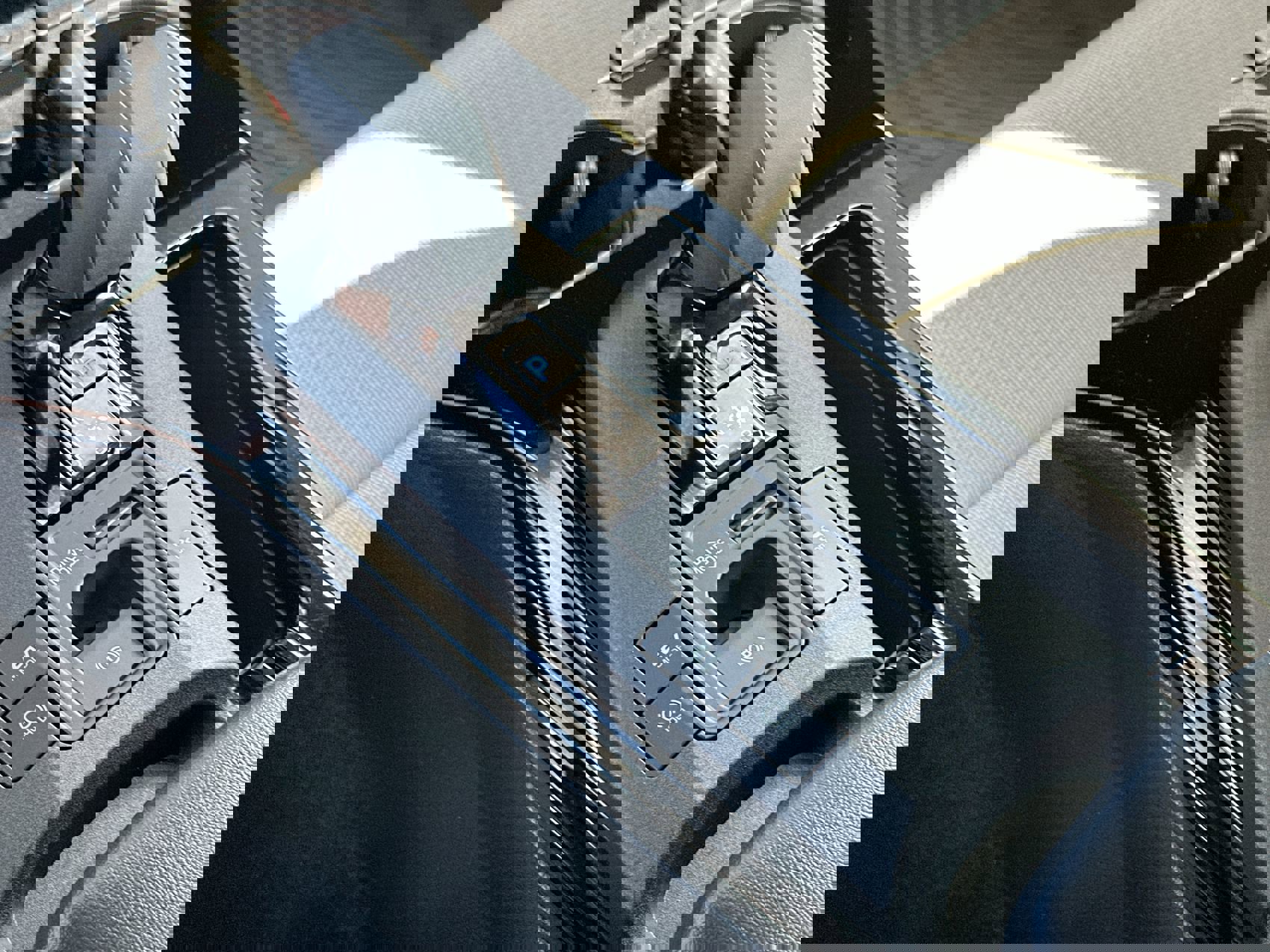 Used 2025 Toyota Prius Limited image 19