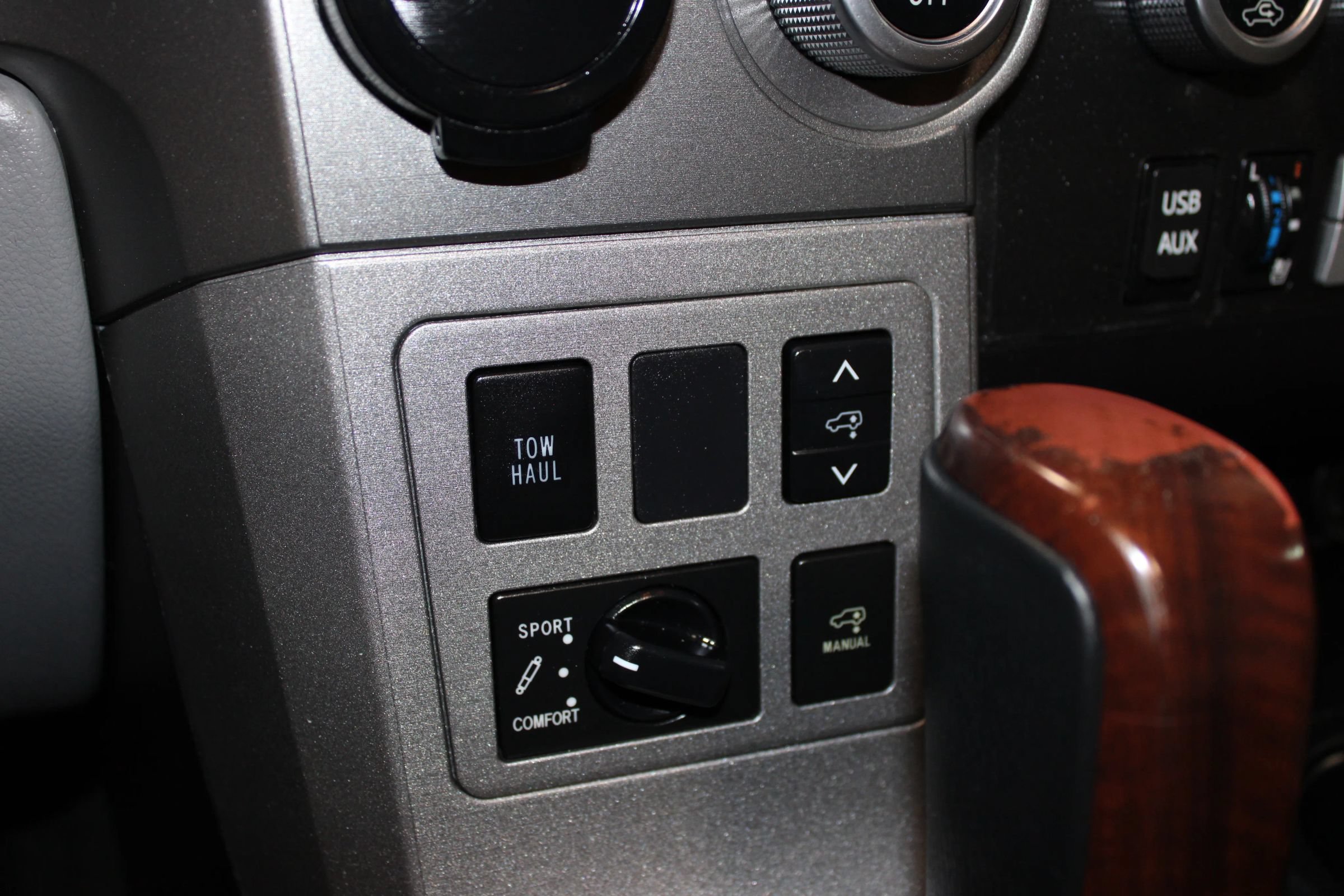 Used 2014 Toyota Sequoia Platinum RWD image 18
