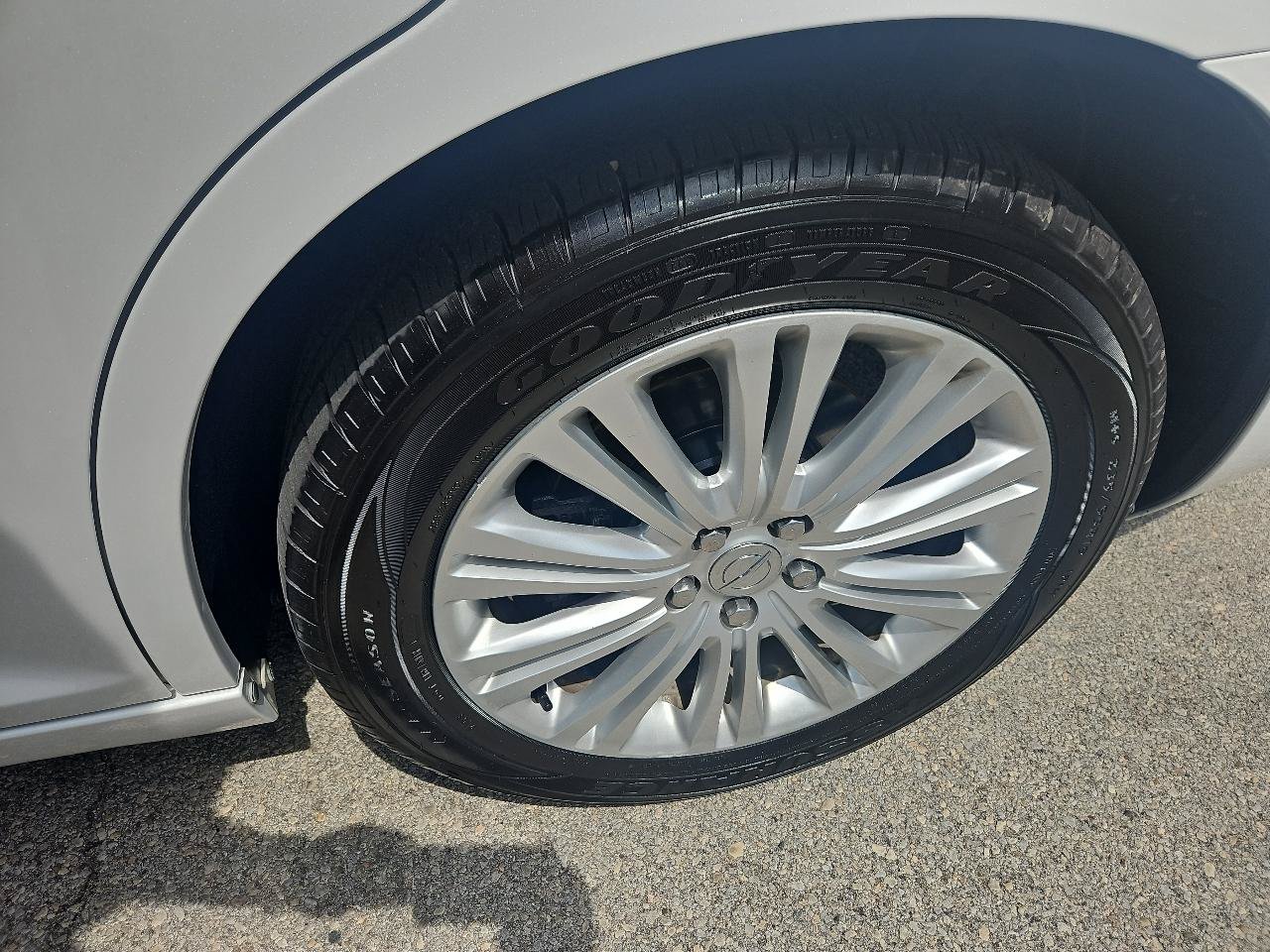 Used 2014 Chrysler 300 C w/ Beats Audio Group AWD/4WD image 12