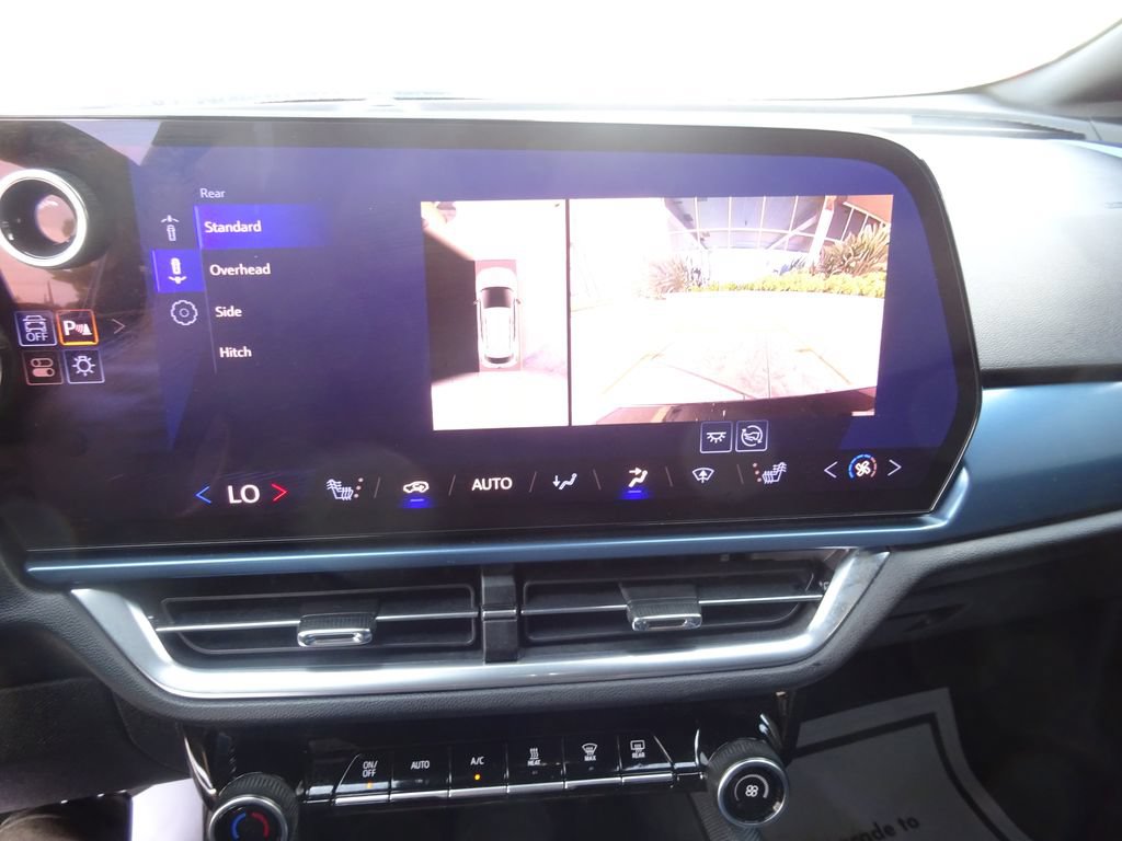 Certified 2024 Chevrolet Equinox EV LT w/ LPO, Blackout Package FWD image 27