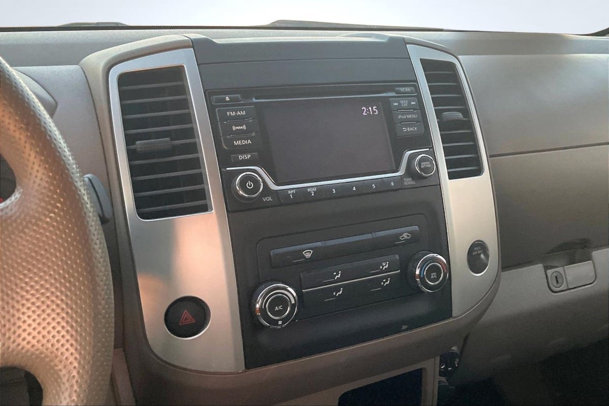 Used 2018 Nissan Frontier SV RWD image 6