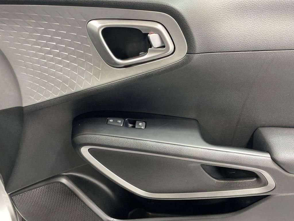 Used 2024 Kia Soul LX w/ Option Group 015 image 27