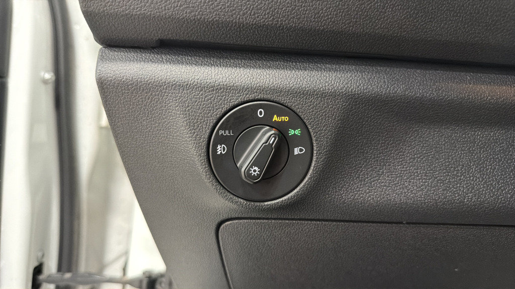 Used 2019 Volkswagen Jetta R-Line FWD image 19