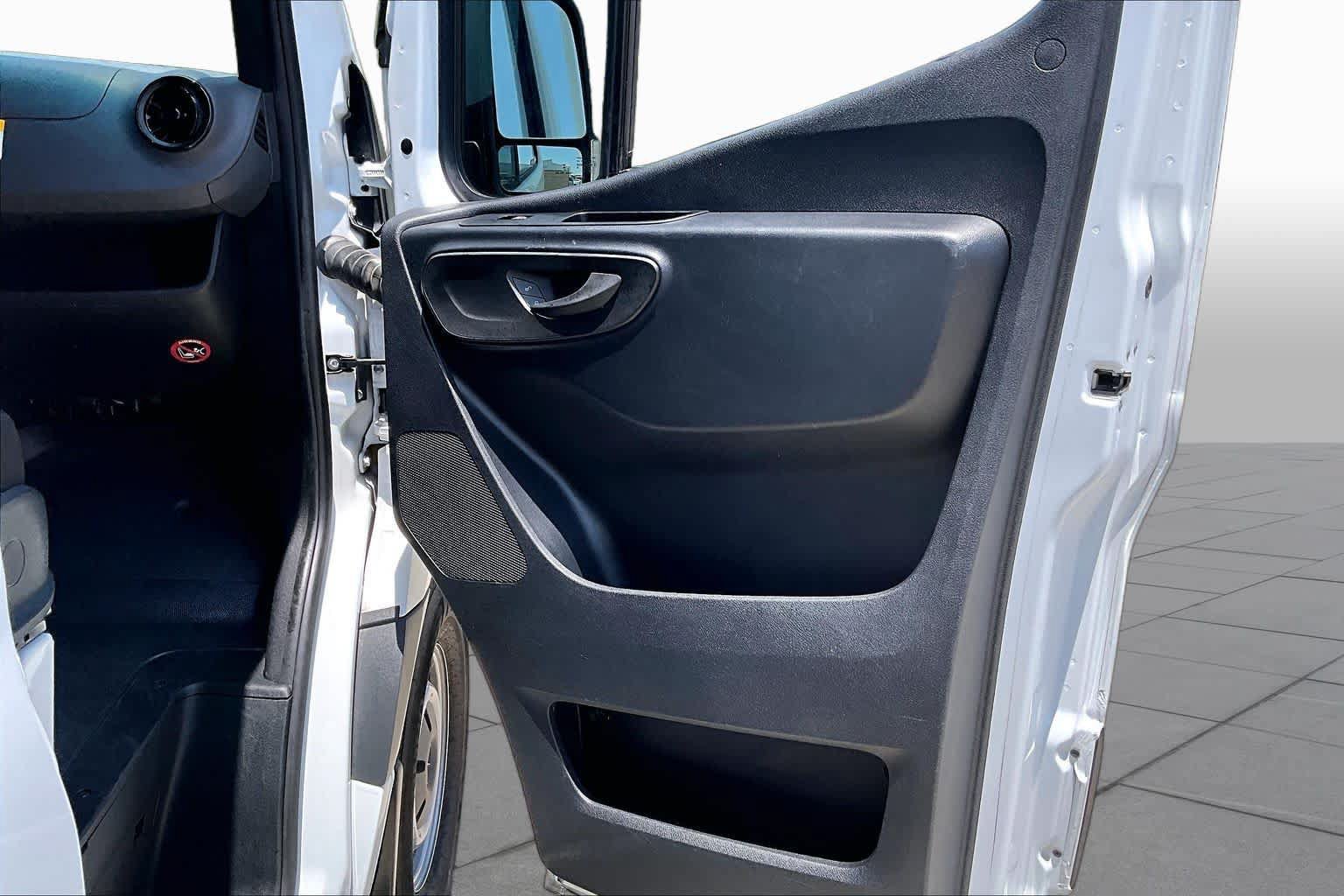 Used 2023 Mercedes-Benz Sprinter 1500 image 22