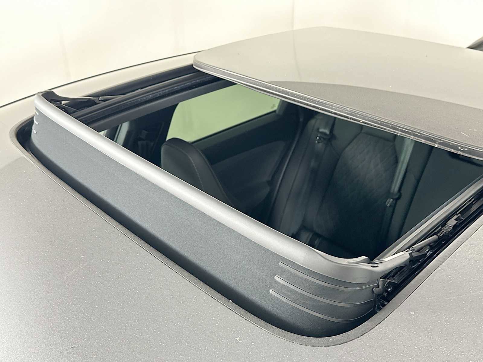 New 2027 Audi SQ6 e-tron Premium Plus AWD/4WD image 19