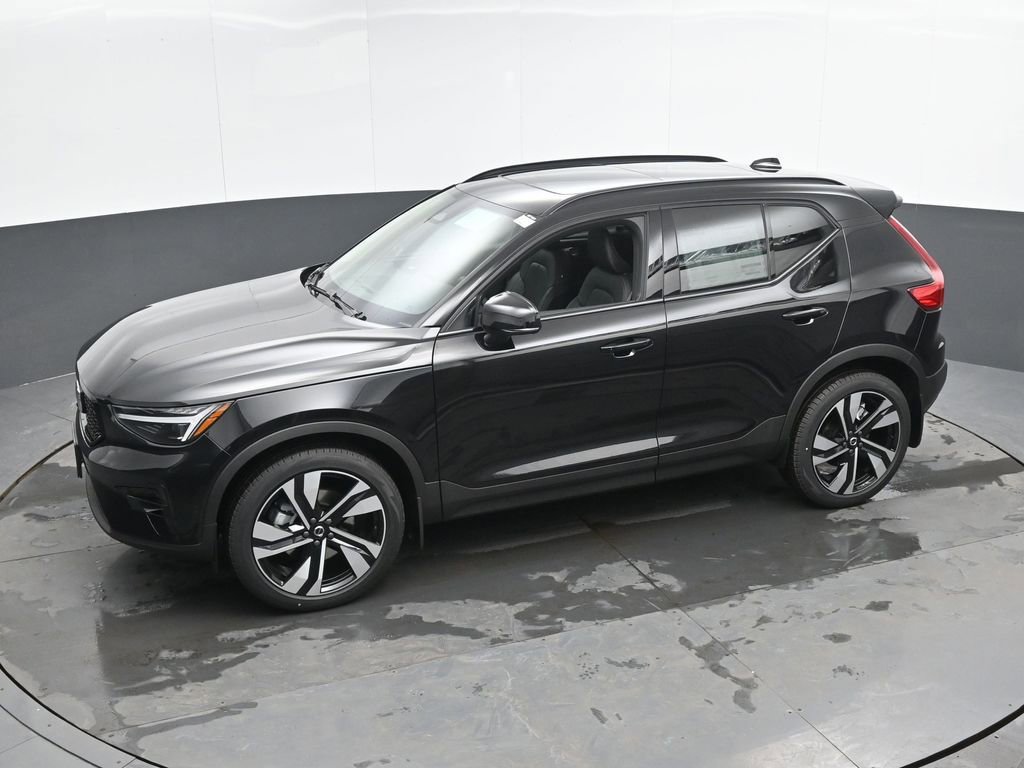 New 2026 Volvo XC40 B5 Plus w/ Protection Package Premier AWD/4WD image 35