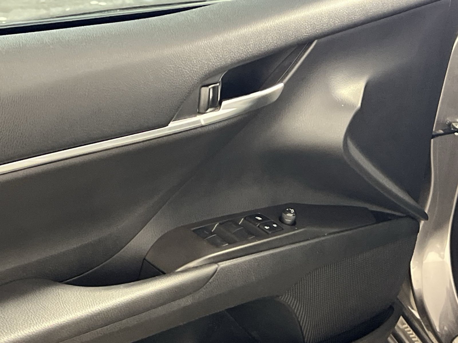 Used 2024 Toyota Camry SE FWD image 16