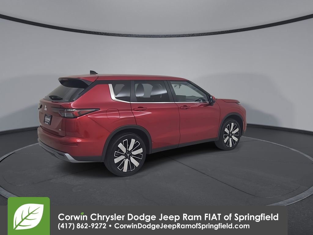 Used 2025 Mitsubishi Outlander SE image 15