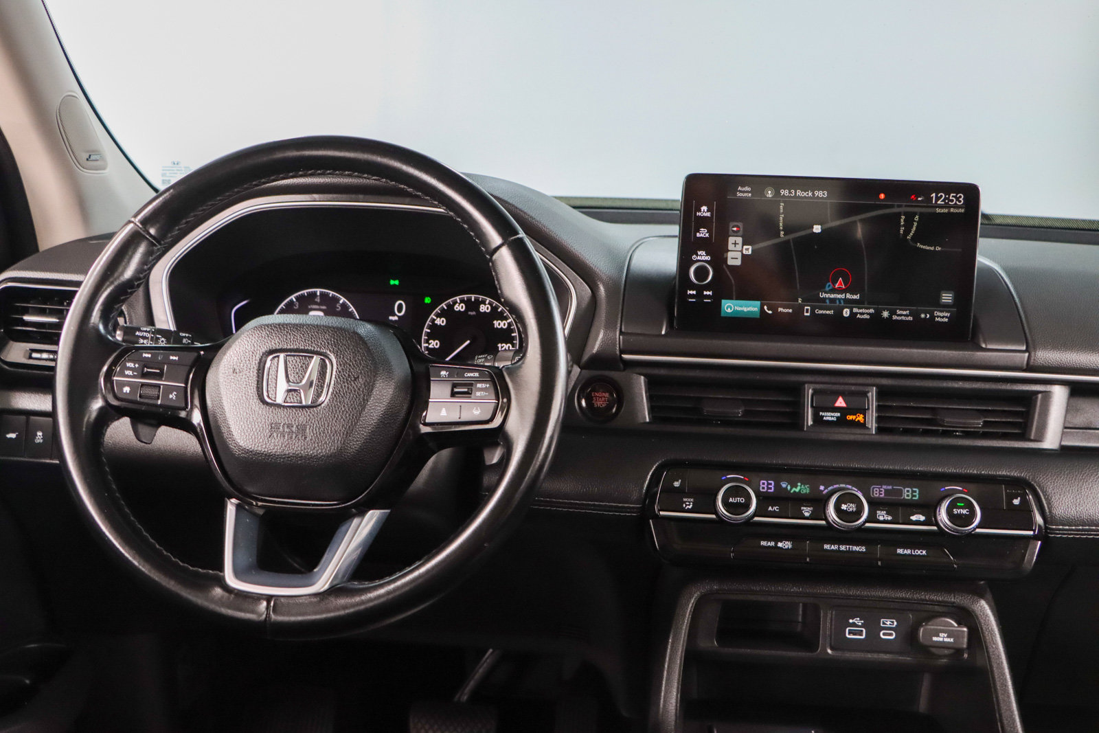 Used 2023 Honda Pilot Touring image 17