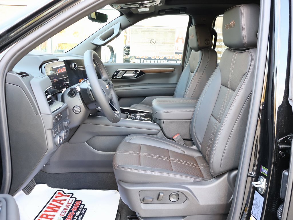 New 2025 Chevrolet Suburban High Country image 14