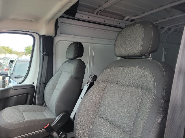 Used 2024 RAM ProMaster 2500 w/ Convenience Group FWD image 7