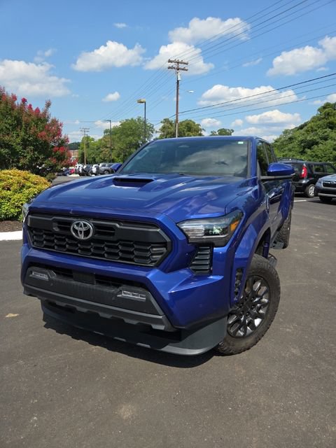 Used 2024 Toyota Tacoma TRD Sport w/ TRD Sport Upgrade Package AWD/4WD image 2