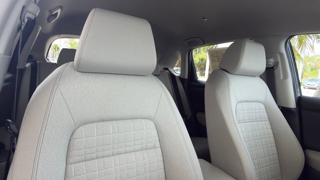 Used 2027 Honda HR-V LX image 8