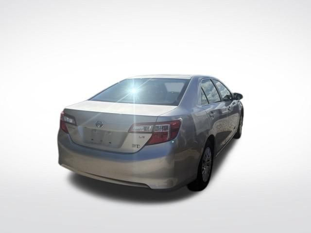 Used 2014 Toyota Camry LE FWD image 4