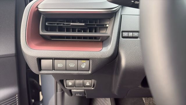 New 2026 Toyota Prius Plug-In Hybrid FWD image 17