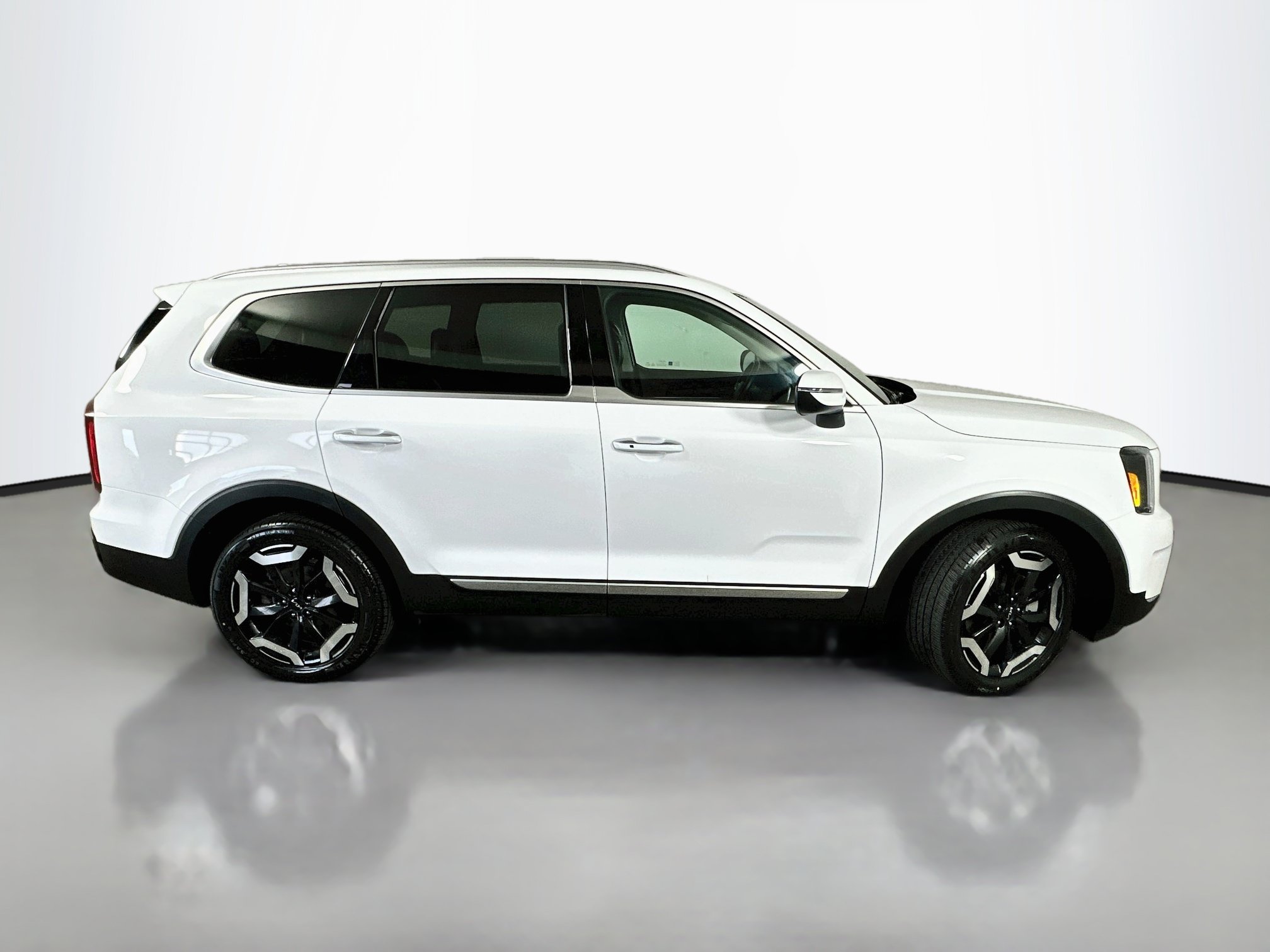 Certified 2025 Kia Telluride S AWD/4WD image 8