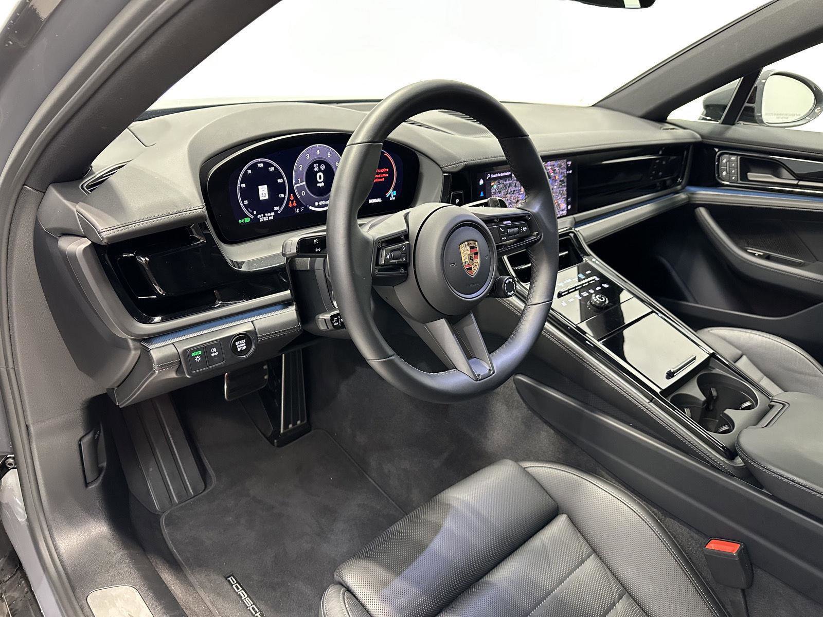 Used 2025 Porsche Panamera 4 image 4