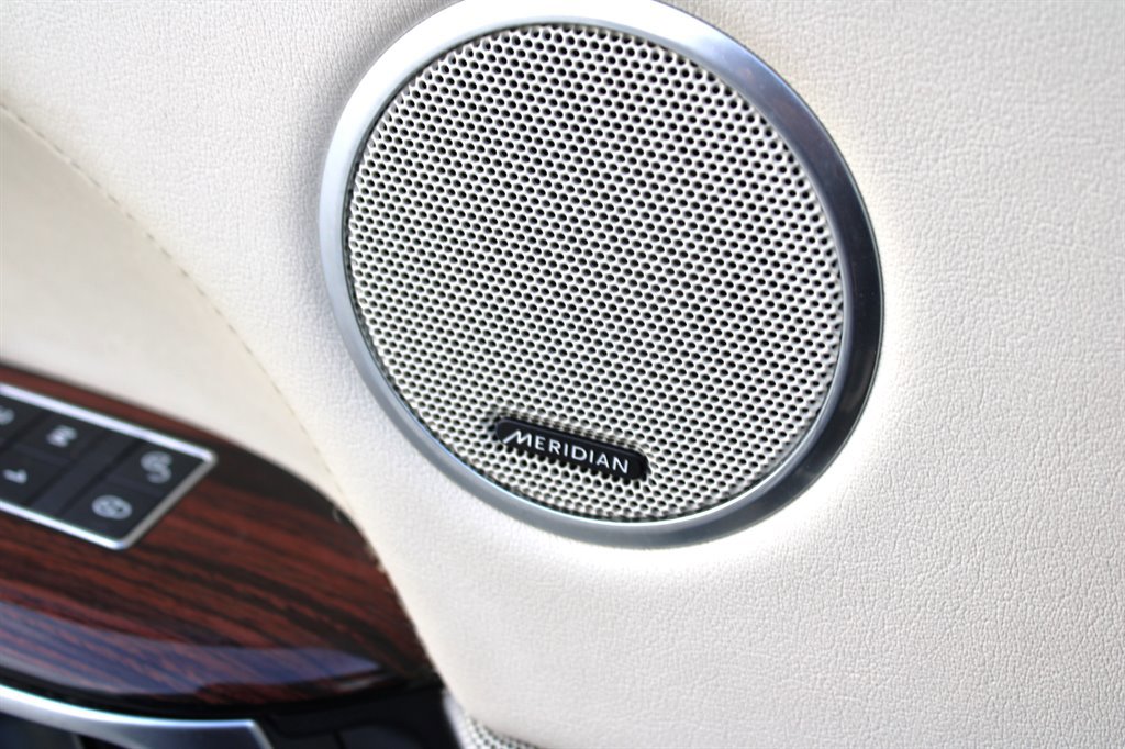 Used 2016 Land Rover Range Rover HSE image 40