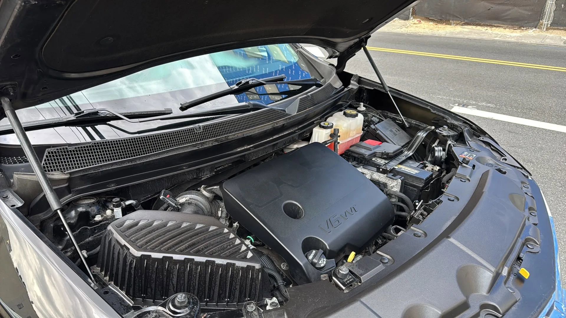 Used 2021 Chevrolet Traverse LT image 34