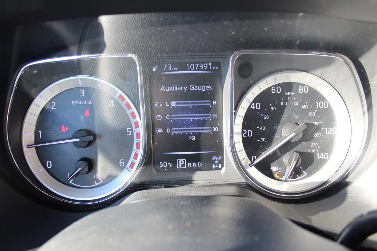 Used 2016 Nissan Titan SL image 10