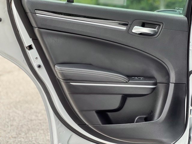 Used 2019 Chrysler 300 S w/ S Model Appearance Package RWD image 14
