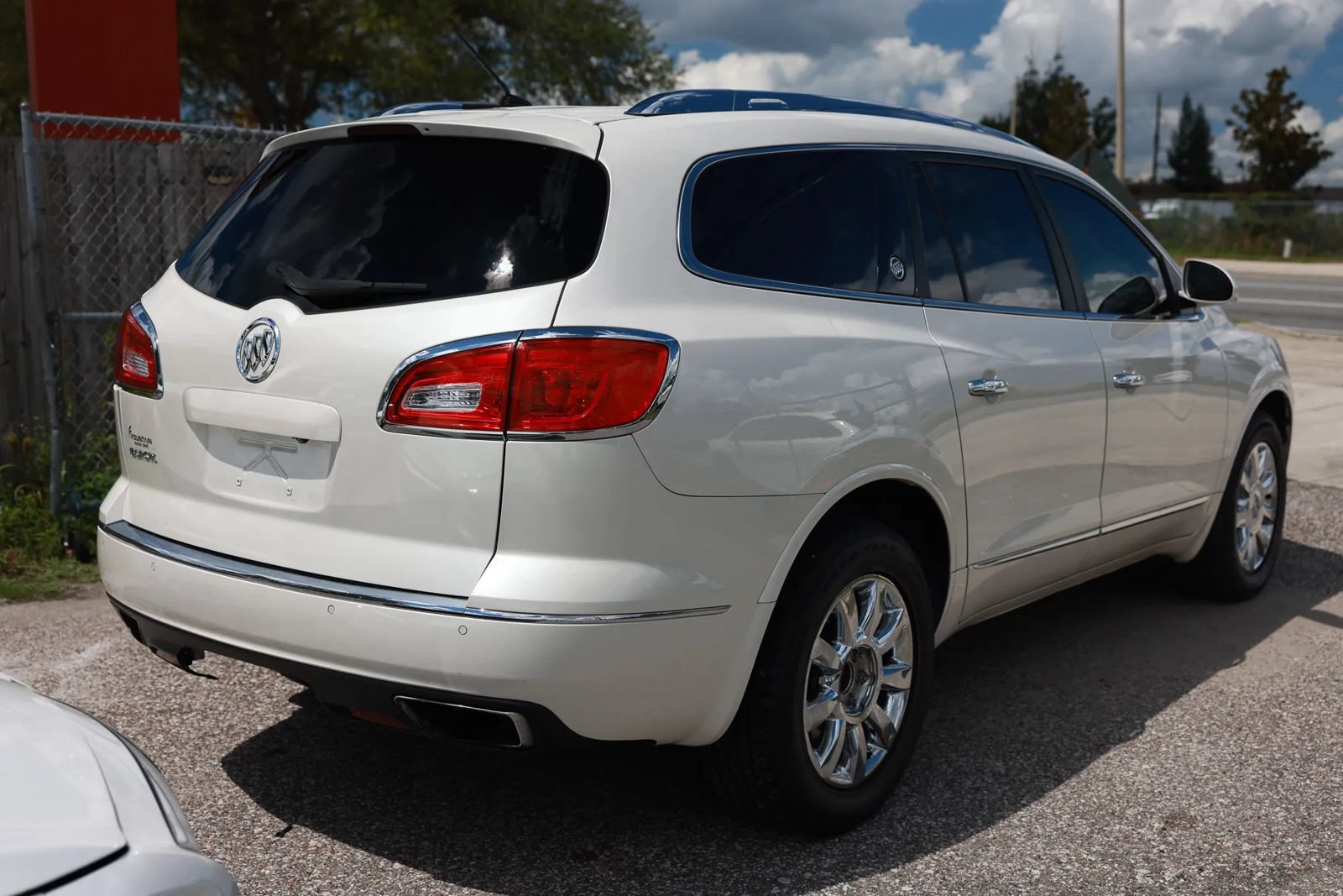 Used 2014 Buick Enclave Leather FWD image 6